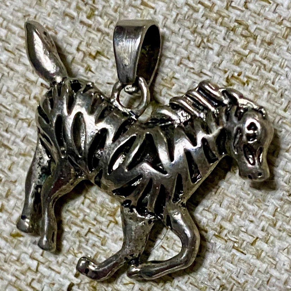 Silver Zebra Pendant anti-rust steel - Picture 5 of 8